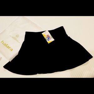 Halara skirt. XS. Black. Brand New with Tags